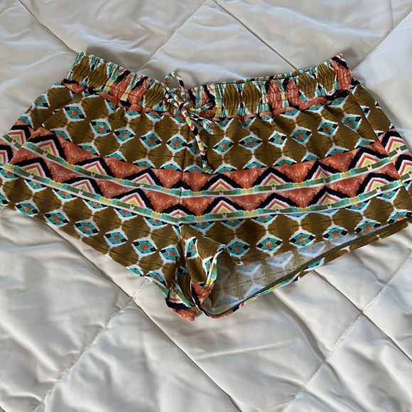 VOLCOM super cute 2pc long sleeves UPF50+ Rash guard with matching shorts small - Picture 17 of 17